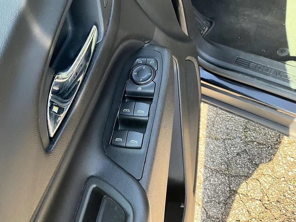 Used 2018 Chevrolet Equinox LT AWD/4WD image 14
