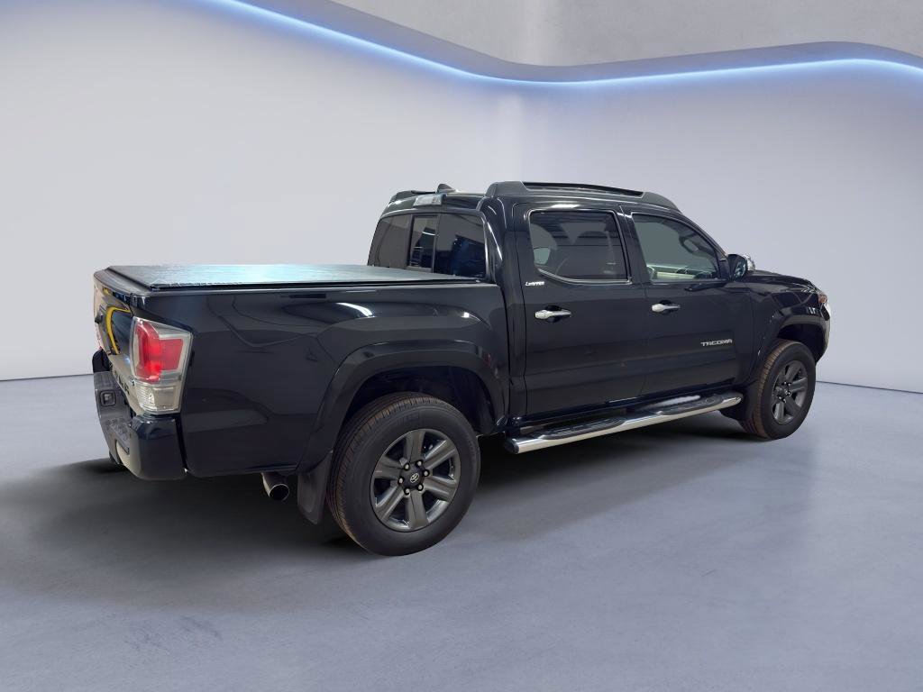 Used 2016 Toyota Tacoma Limited w/ Towing Package image 7