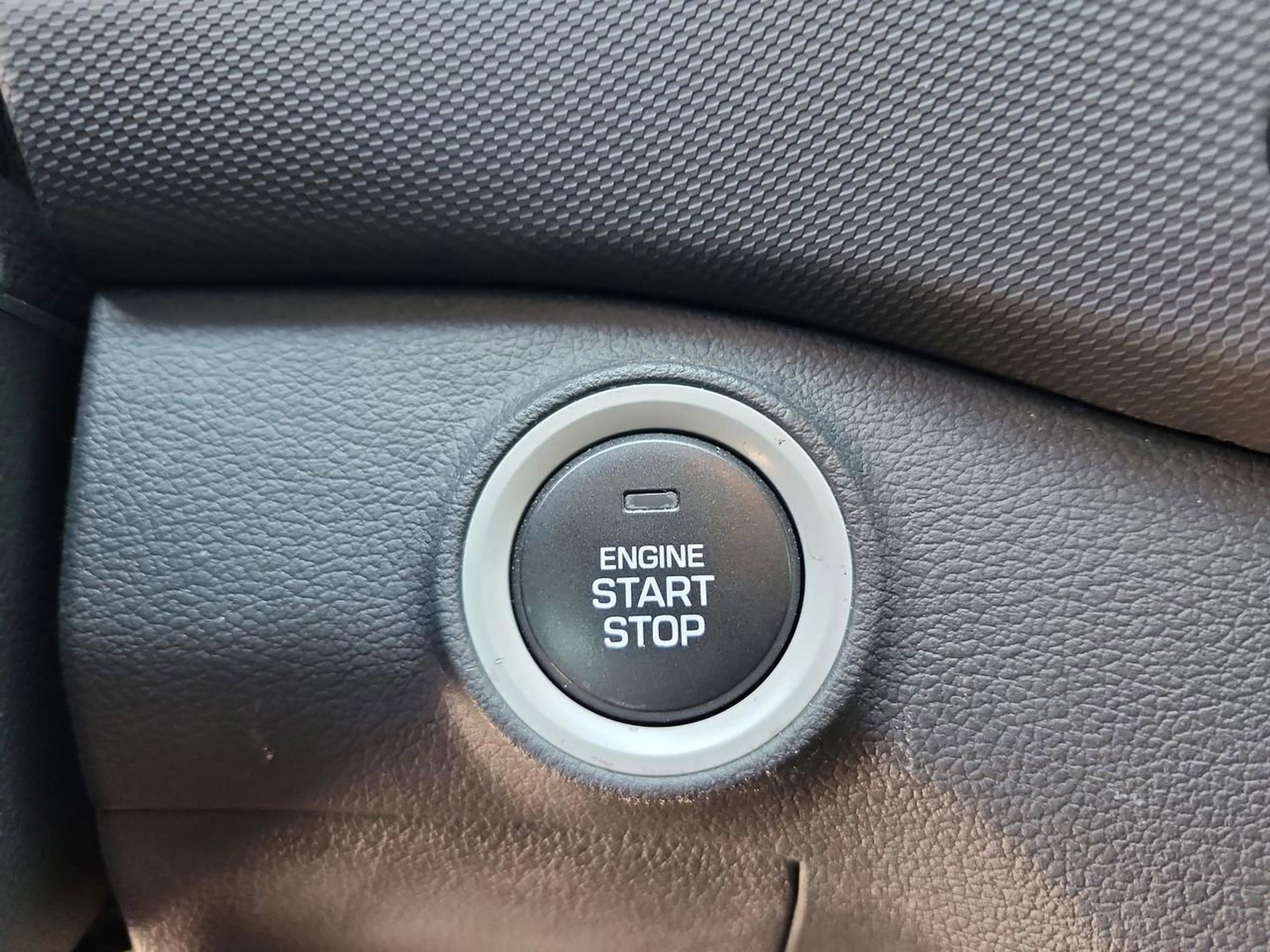 Used 2017 Hyundai Ioniq SEL image 21