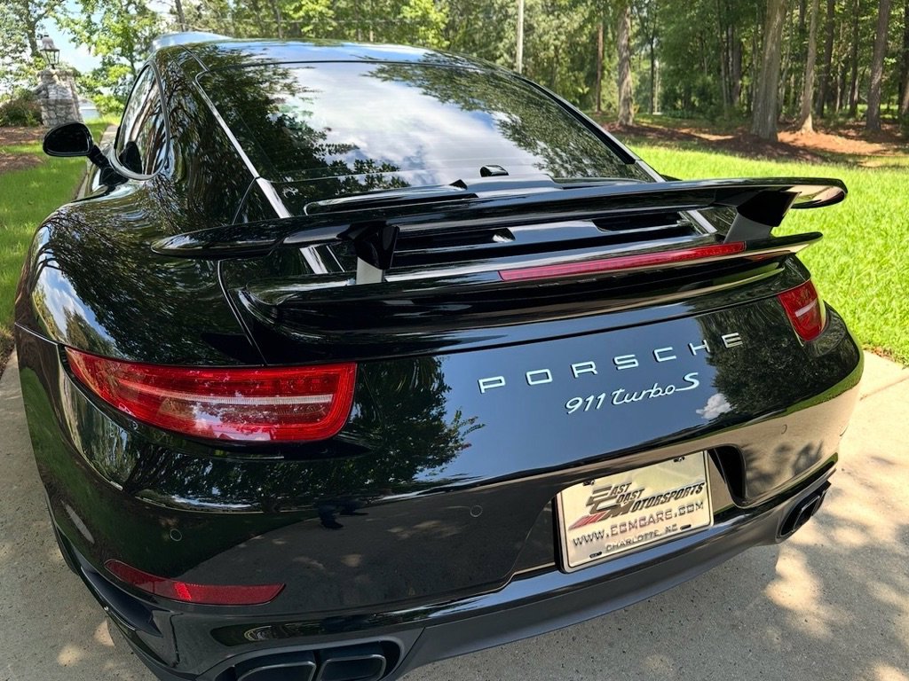 Used 2015 Porsche 911 Turbo S image 9