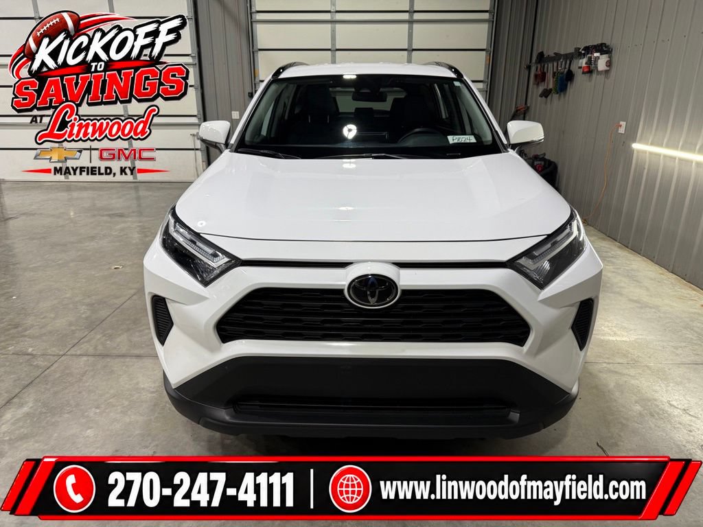 Used 2025 Toyota RAV4 XLE FWD image 5