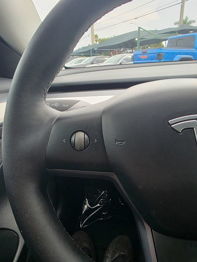 Used 2023 Tesla Model 3 Standard Range RWD image 17