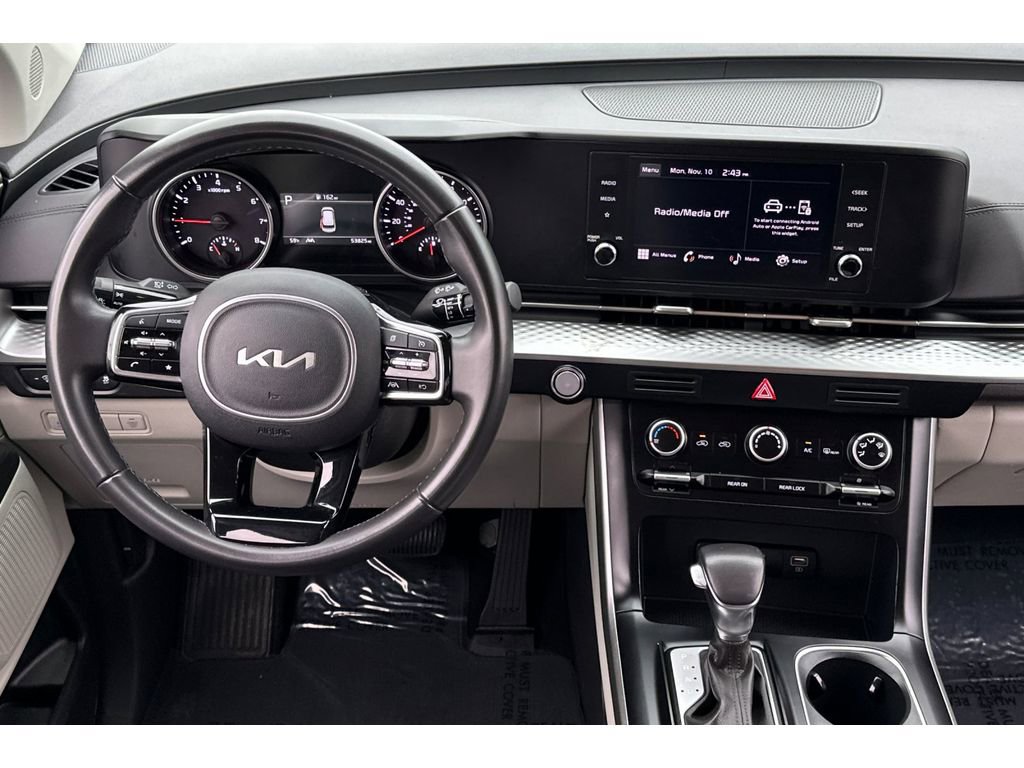 Used 2024 Kia Carnival LX image 16