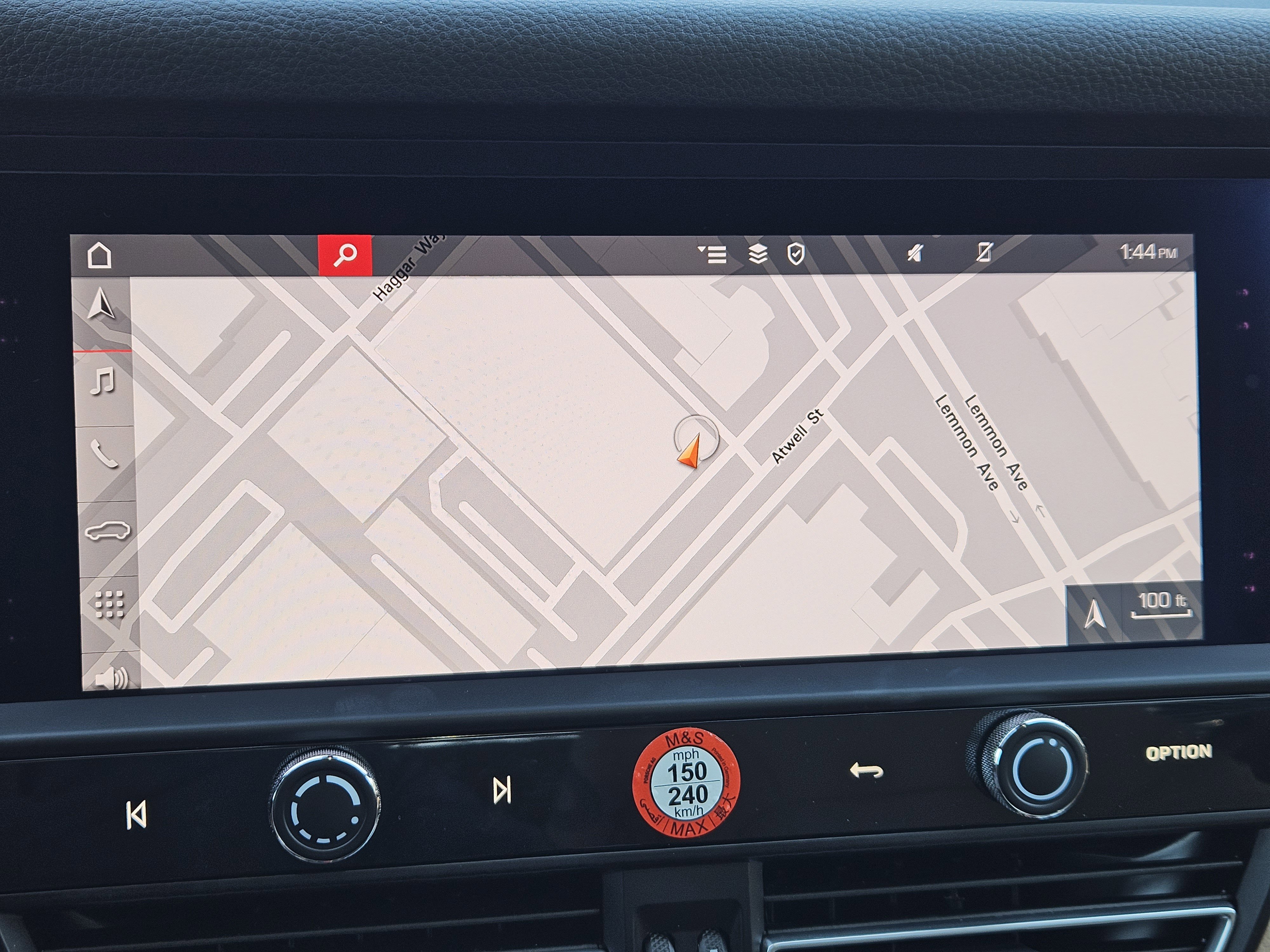 Certified 2025 Porsche Macan image 18