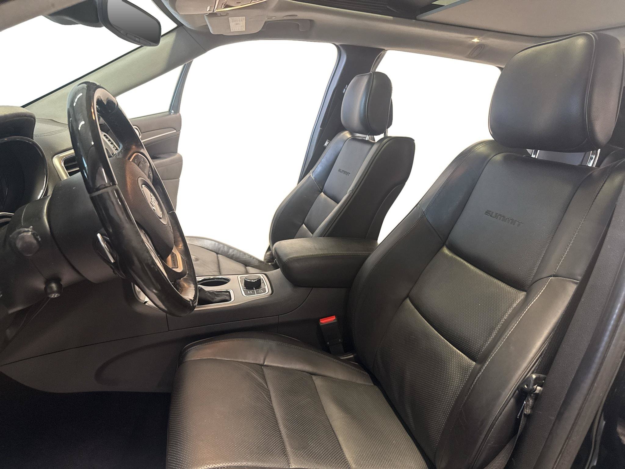 Used 2017 Jeep Grand Cherokee Summit AWD/4WD image 16