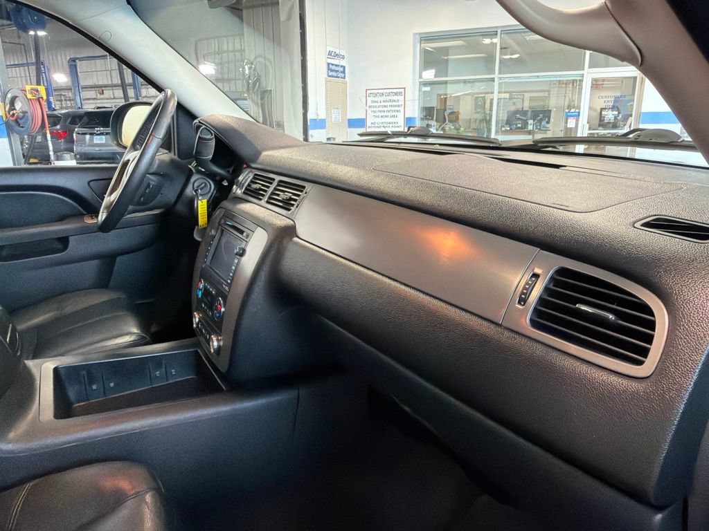 Used 2011 Chevrolet Suburban LT AWD/4WD image 35