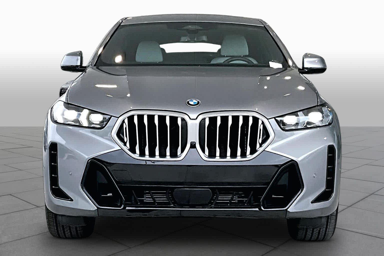 Used 2026 BMW X6 xDrive40i AWD/4WD image 3