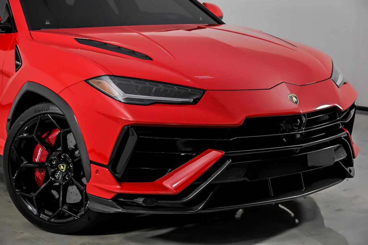 Used 2023 Lamborghini Urus Performante AWD/4WD image 2