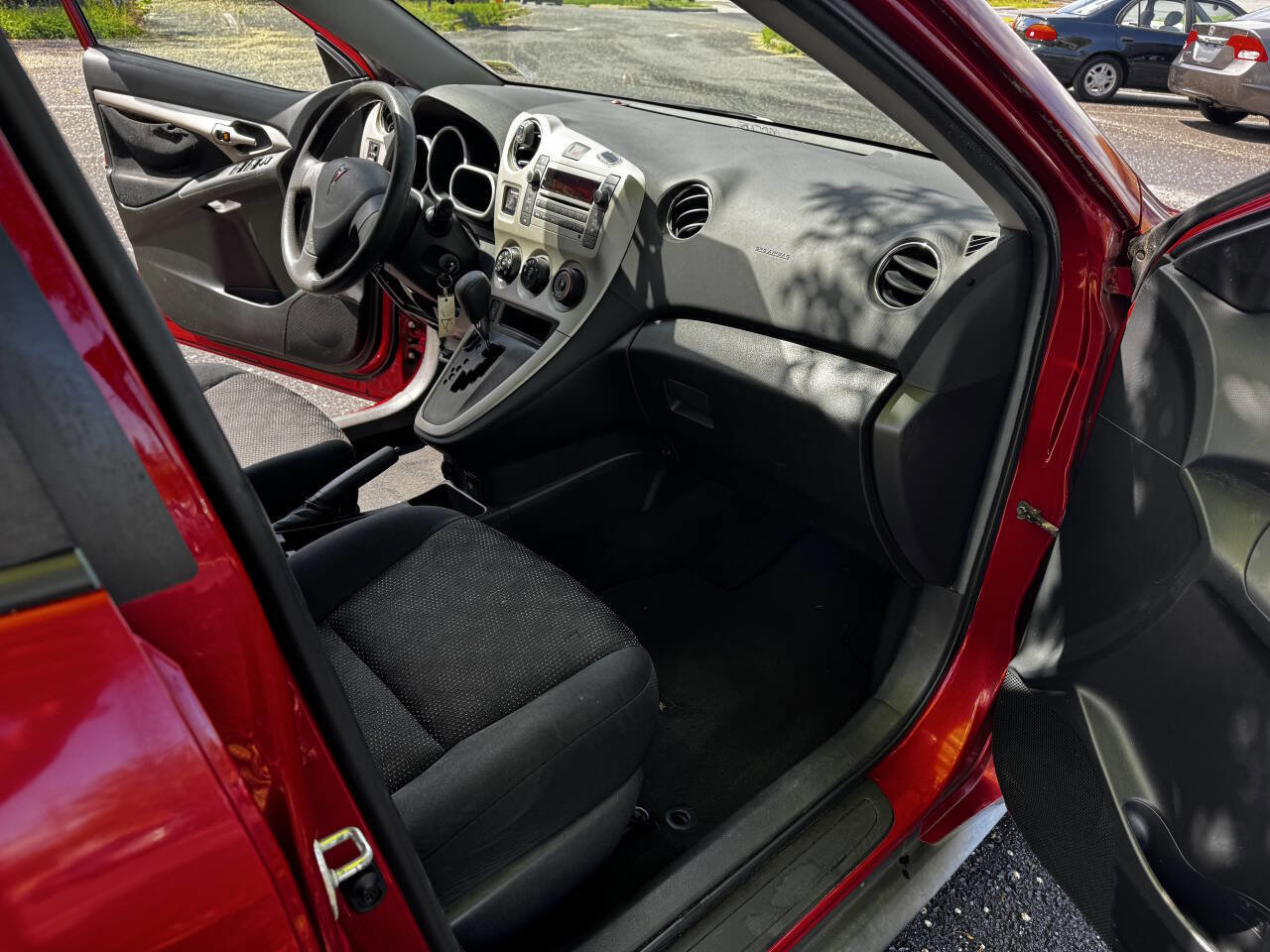 Used 2009 Pontiac Vibe w/ Preferred Package image 9