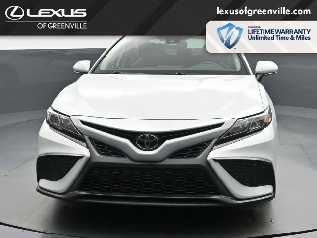 Used 2023 Toyota Camry SE w/ Convenience Package FWD image 3