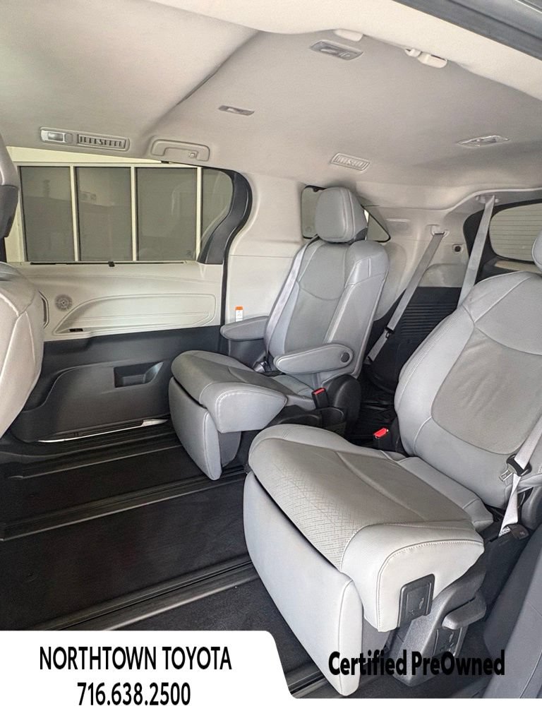 Used 2022 Toyota Sienna Limited AWD/4WD image 16