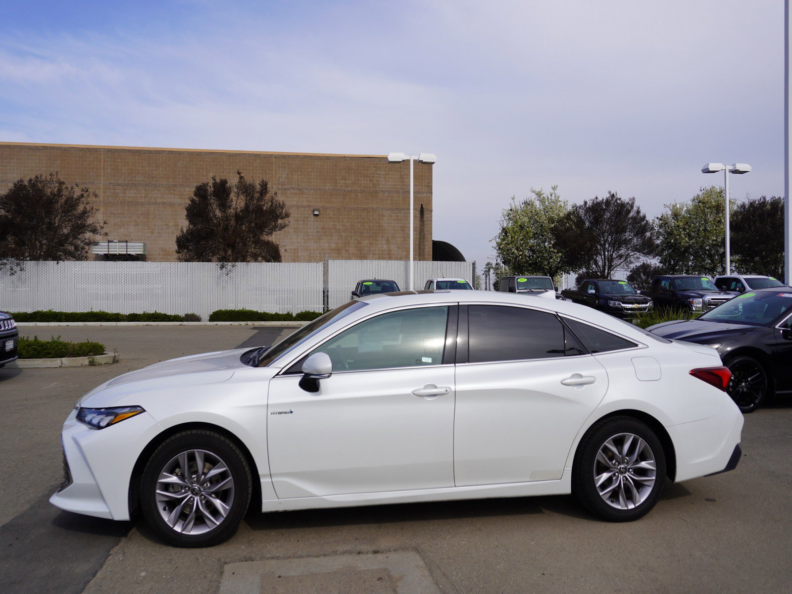 Used 2021 Toyota Avalon XLE w/ Moonroof Package image 6