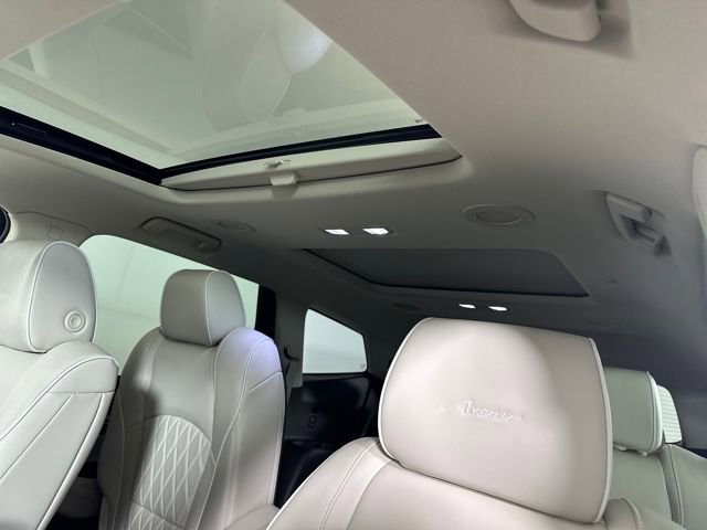 Used 2022 Buick Enclave Avenir image 12