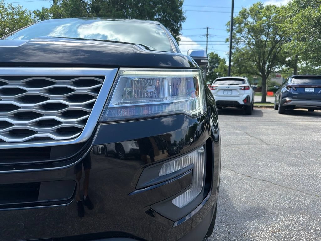 Used 2017 Ford Explorer Platinum AWD/4WD image 11