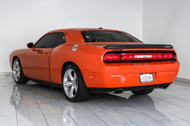 Used 2009 Dodge Challenger SRT8 w/ SRT Option Group II RWD image 8
