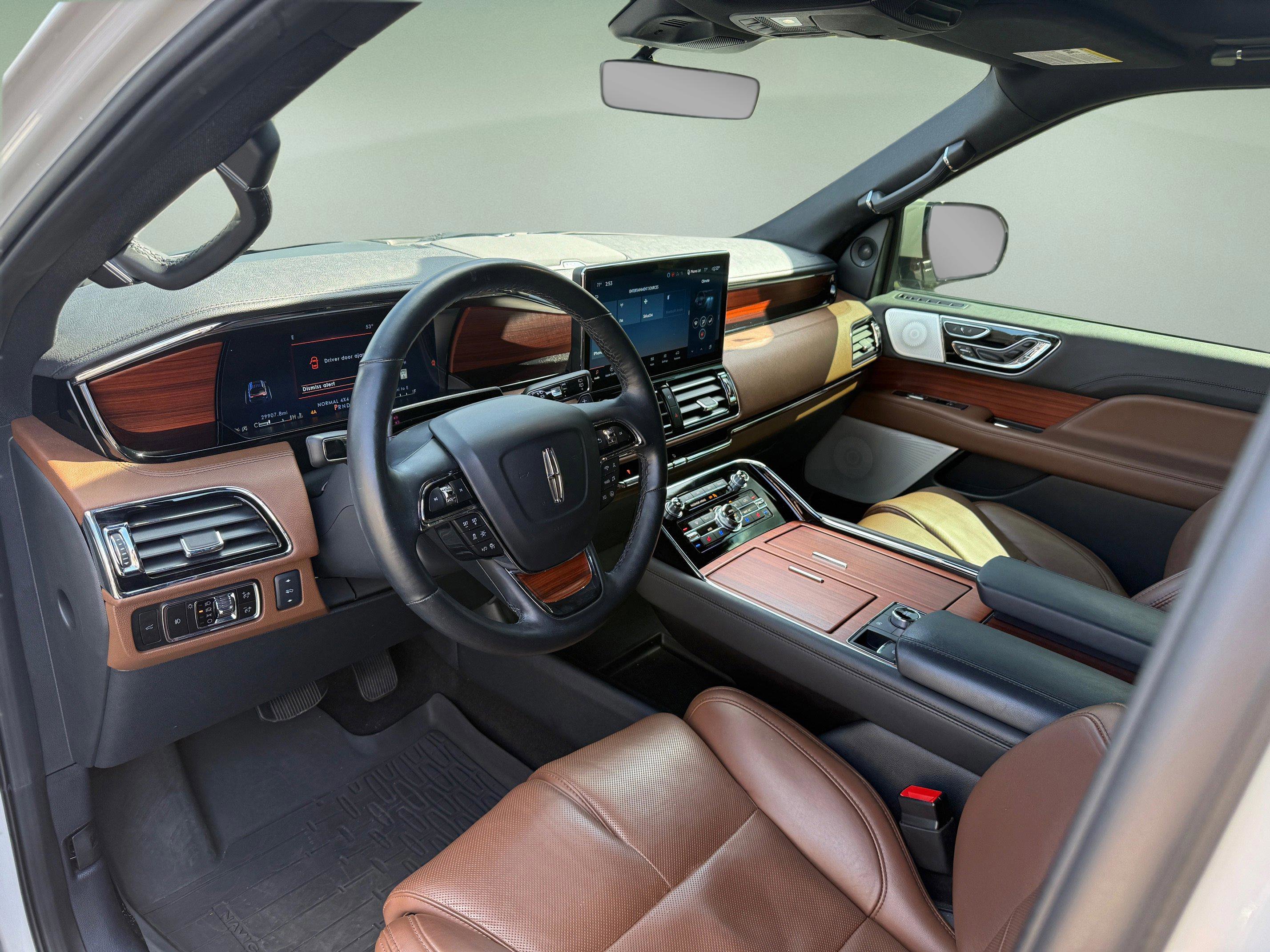 Used 2024 Lincoln Navigator L Reserve AWD/4WD image 7