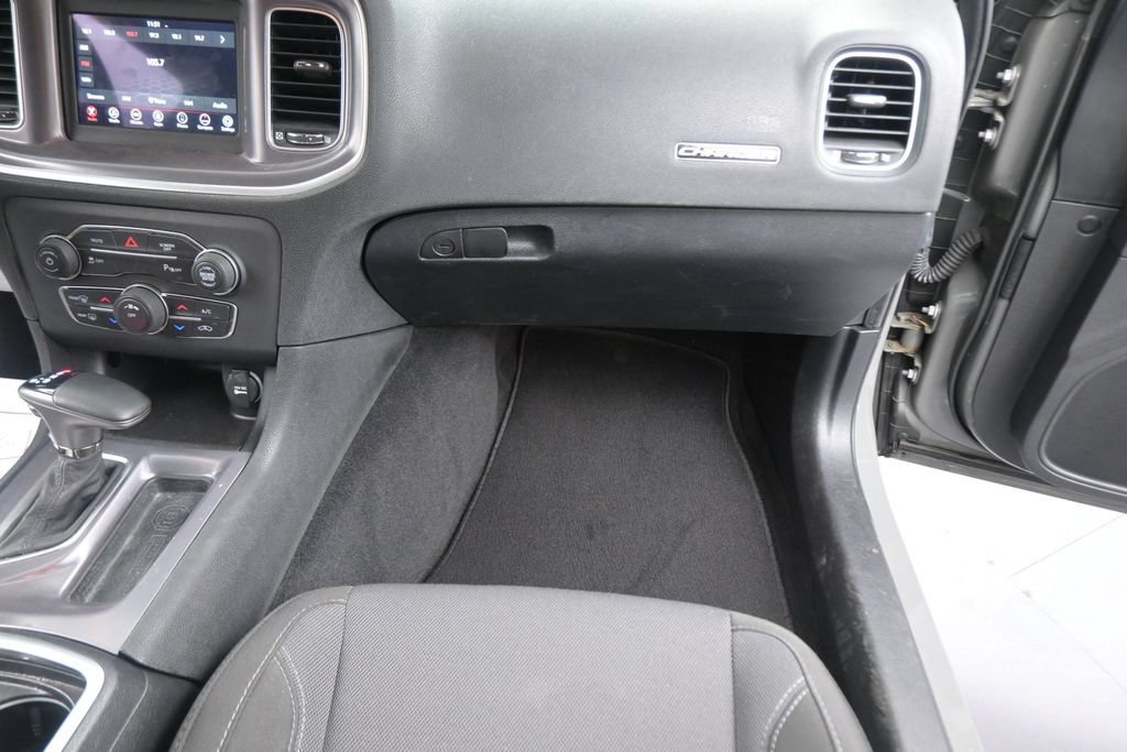 Used 2019 Dodge Charger SXT RWD image 45