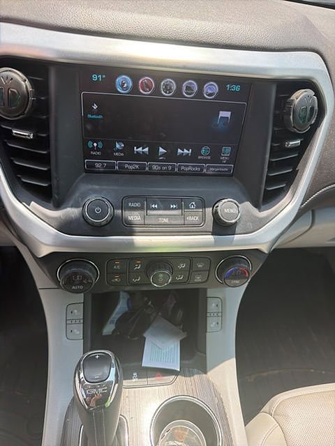Used 2017 GMC Acadia SLT FWD image 7
