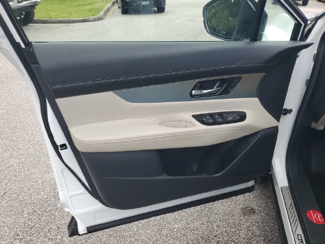 Certified 2025 Nissan Murano SL w/ Cargo Package AWD/4WD image 26