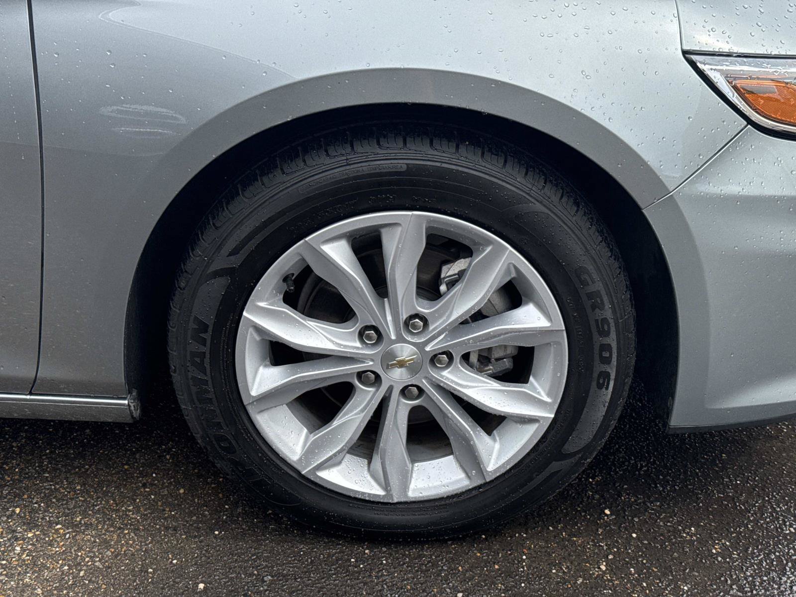 Used 2025 Chevrolet Malibu LT FWD image 4