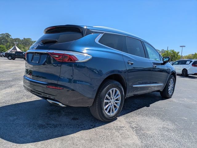 Used 2023 Buick Enclave Essence image 7
