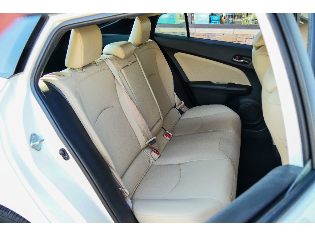 Used 2020 Toyota Prius XLE AWD/4WD image 18