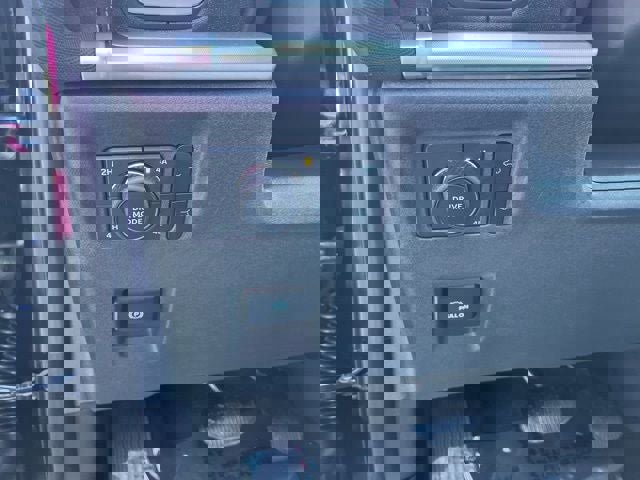 Certified 2025 Ford Expedition Max Platinum image 41