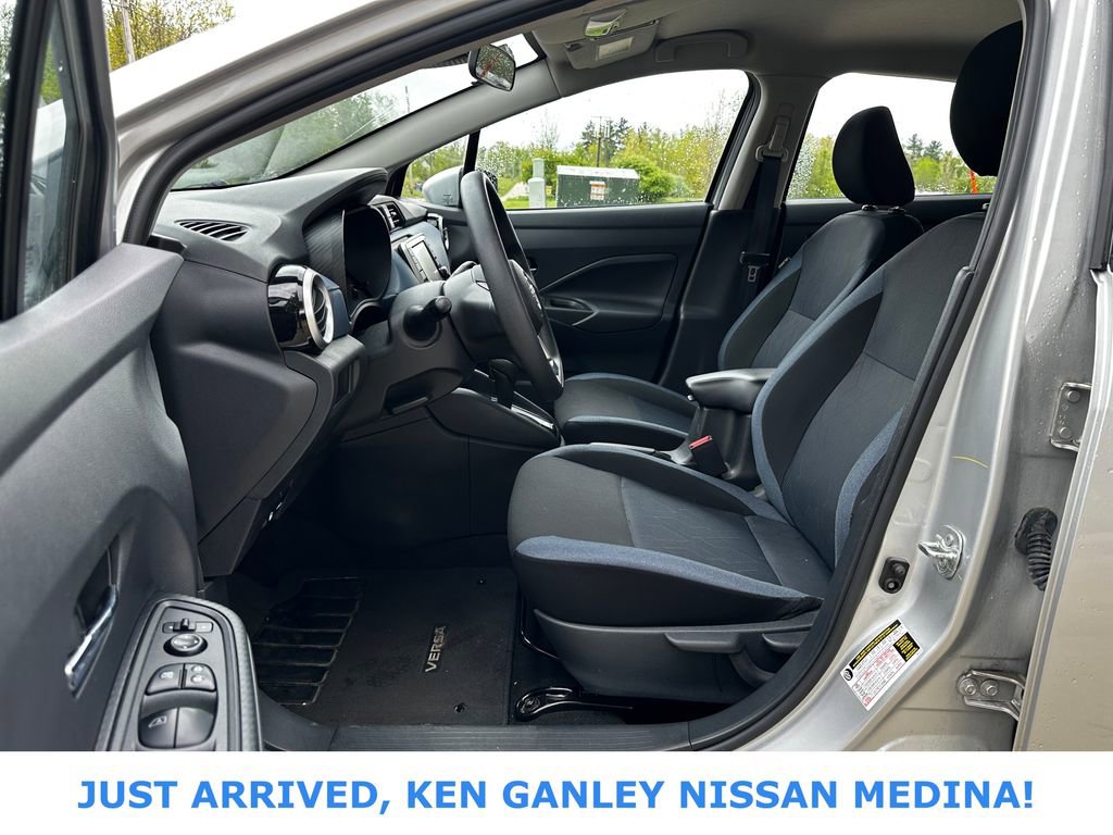 Used 2025 Nissan Versa SV FWD image 13