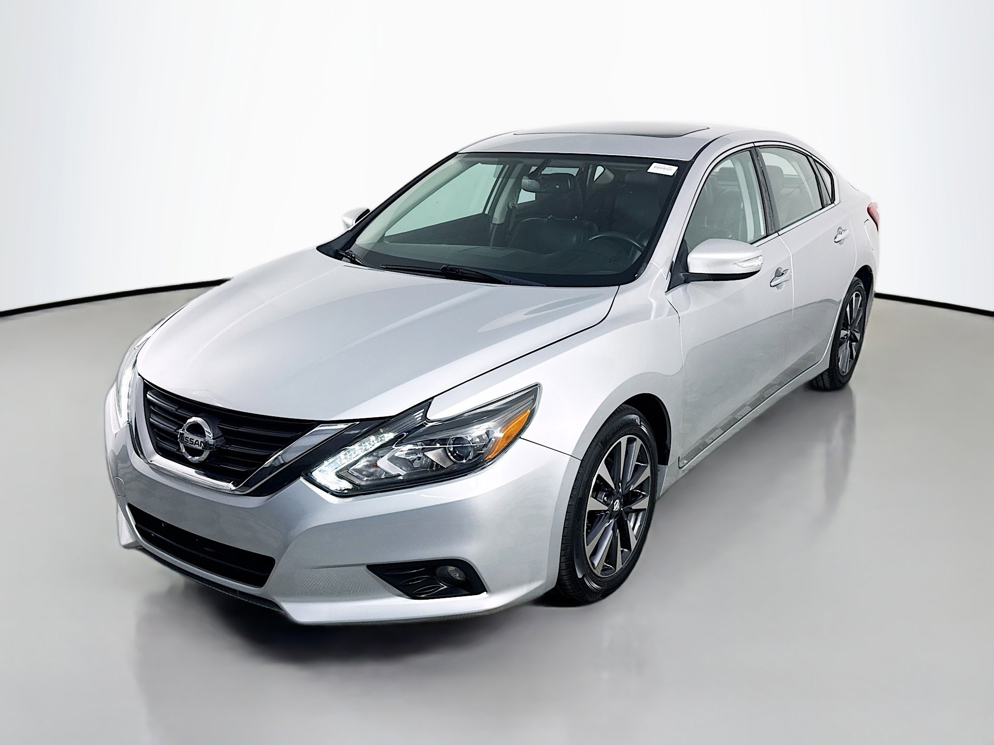 Used 2016 Nissan Altima 2.5 SL w/ 2.5 Technology w/LED Package image 4