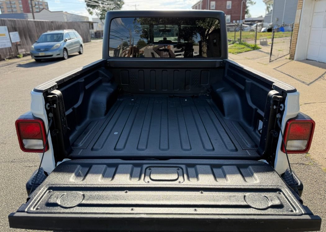 Used 2022 Jeep Gladiator Sport AWD/4WD image 10