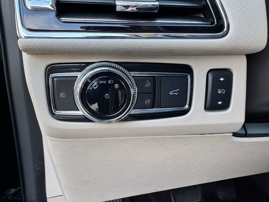 Used 2021 Lincoln Navigator Reserve w/ Luxury Package image 36