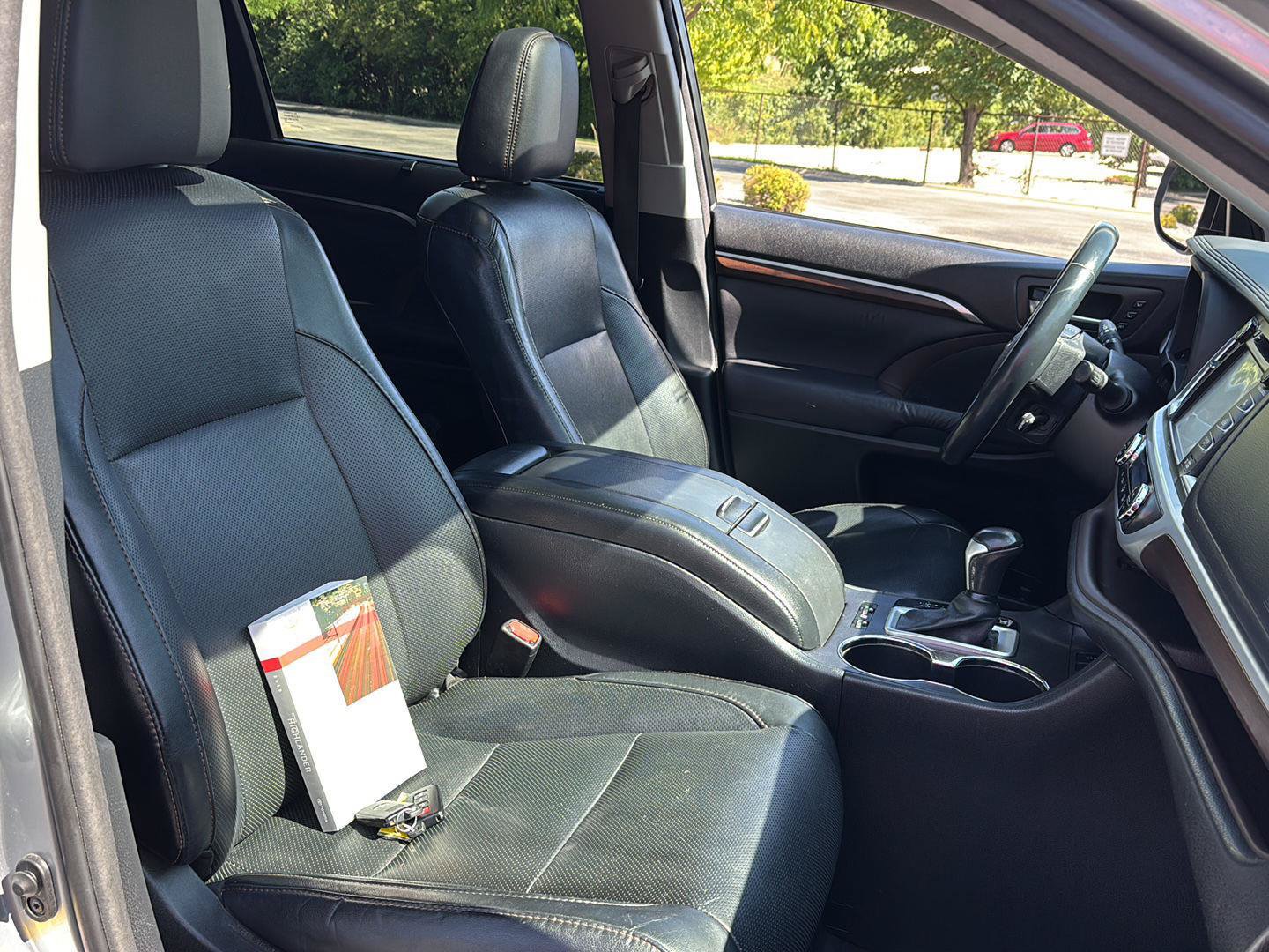 Used 2015 Toyota Highlander Limited AWD/4WD image 11
