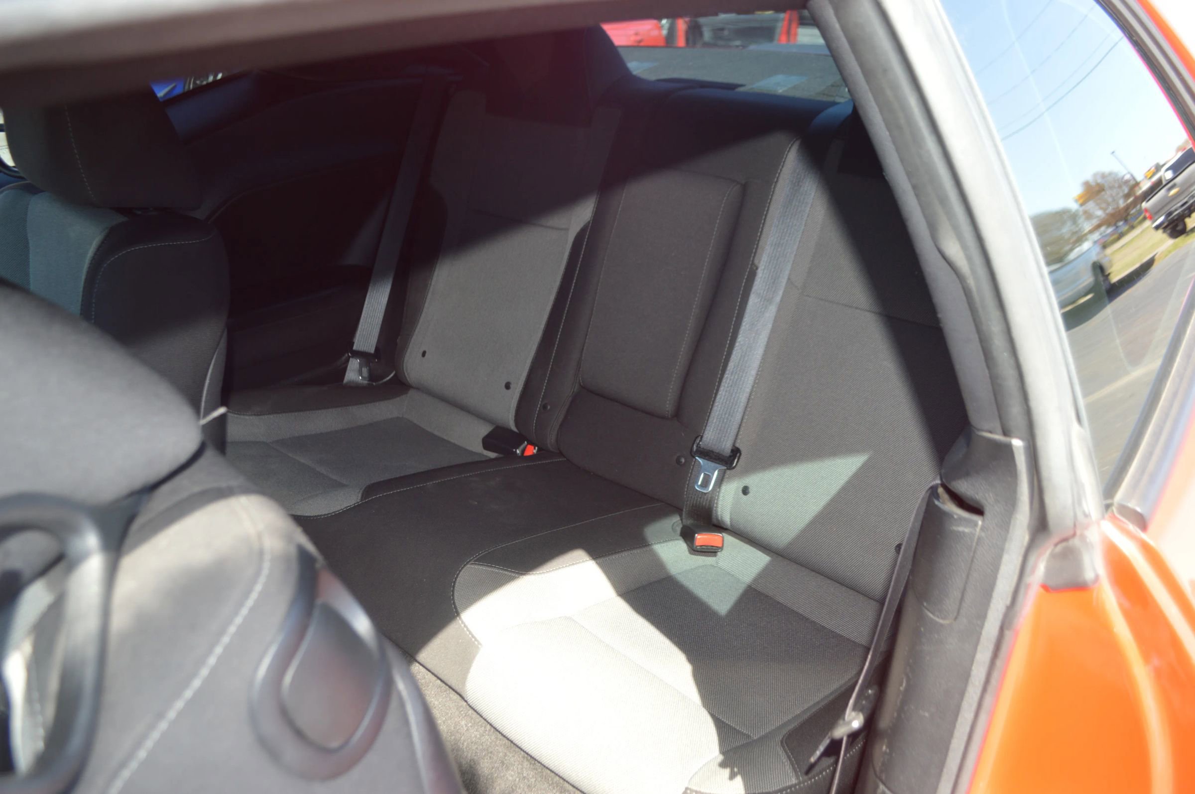 Used 2015 Dodge Challenger SXT w/ Driver Convenience Group image 18