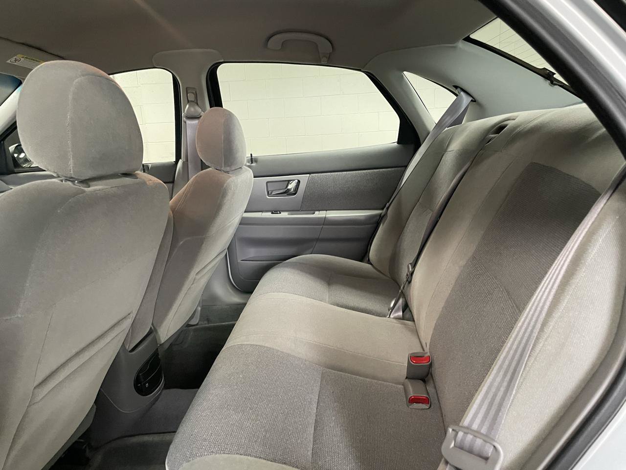 Used 2002 Ford Taurus SE FWD image 13
