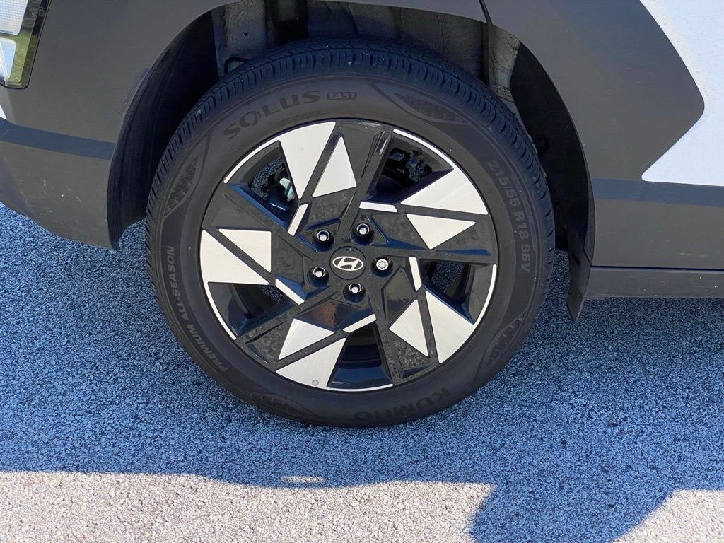 Used 2025 Hyundai Kona SEL FWD image 9