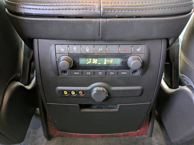 Used 2013 Cadillac Escalade Premium RWD image 18