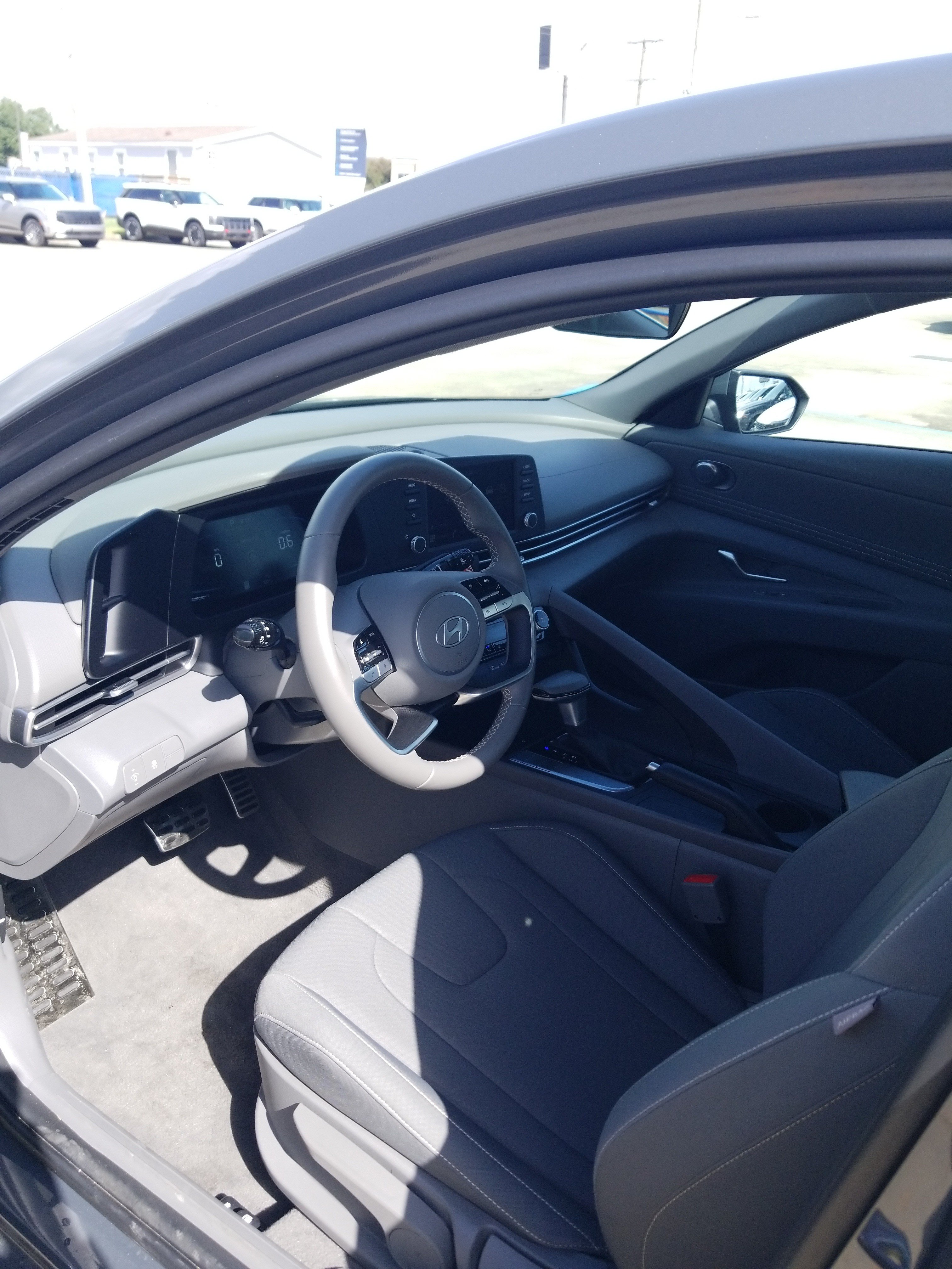 Used 2025 Hyundai Elantra Sport FWD image 10