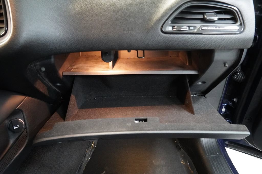 Used 2015 Dodge Challenger SXT RWD image 25