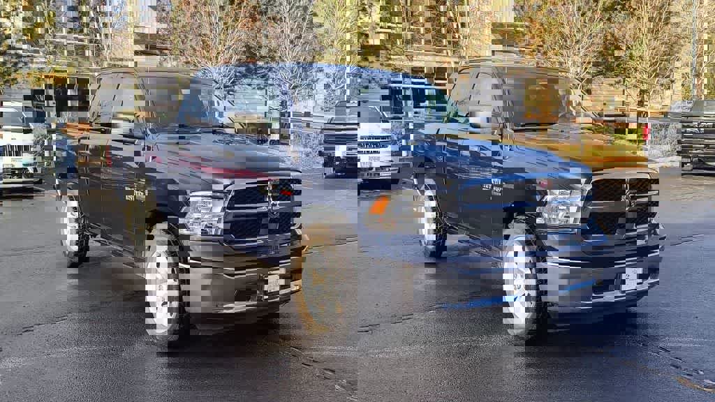 Used 2023 RAM 1500 Classic SLT image 3