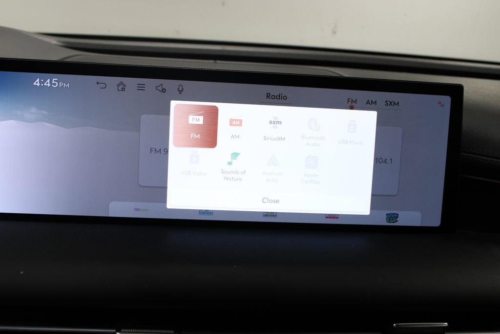 Used 2025 Genesis G80 2.5T image 33