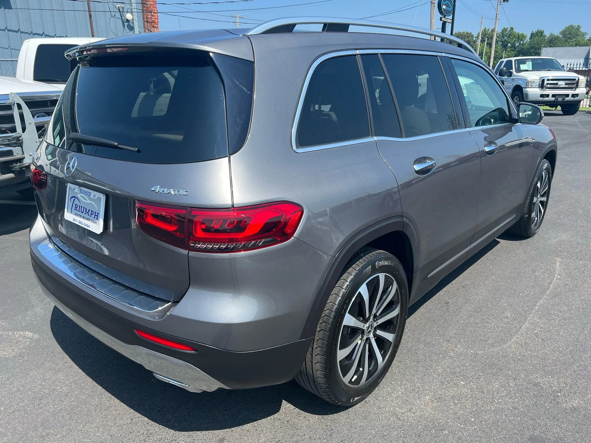 Used 2021 Mercedes-Benz GLB 250 4MATIC image 2