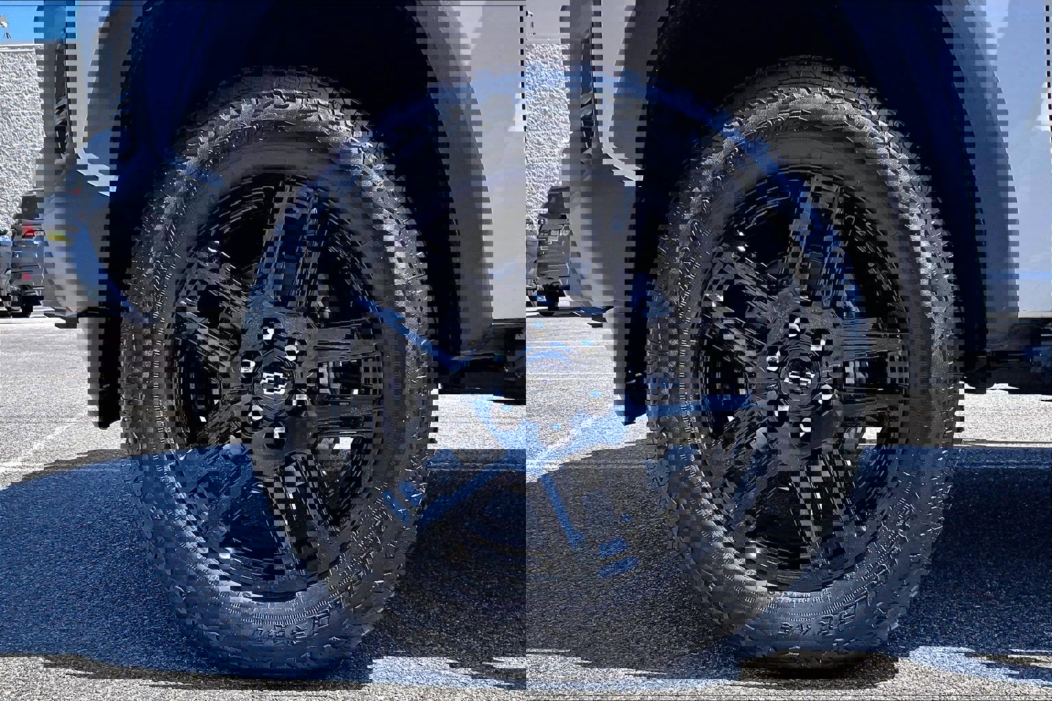 Used 2023 Chevrolet Colorado Trail Boss w/ Technology Package image 9