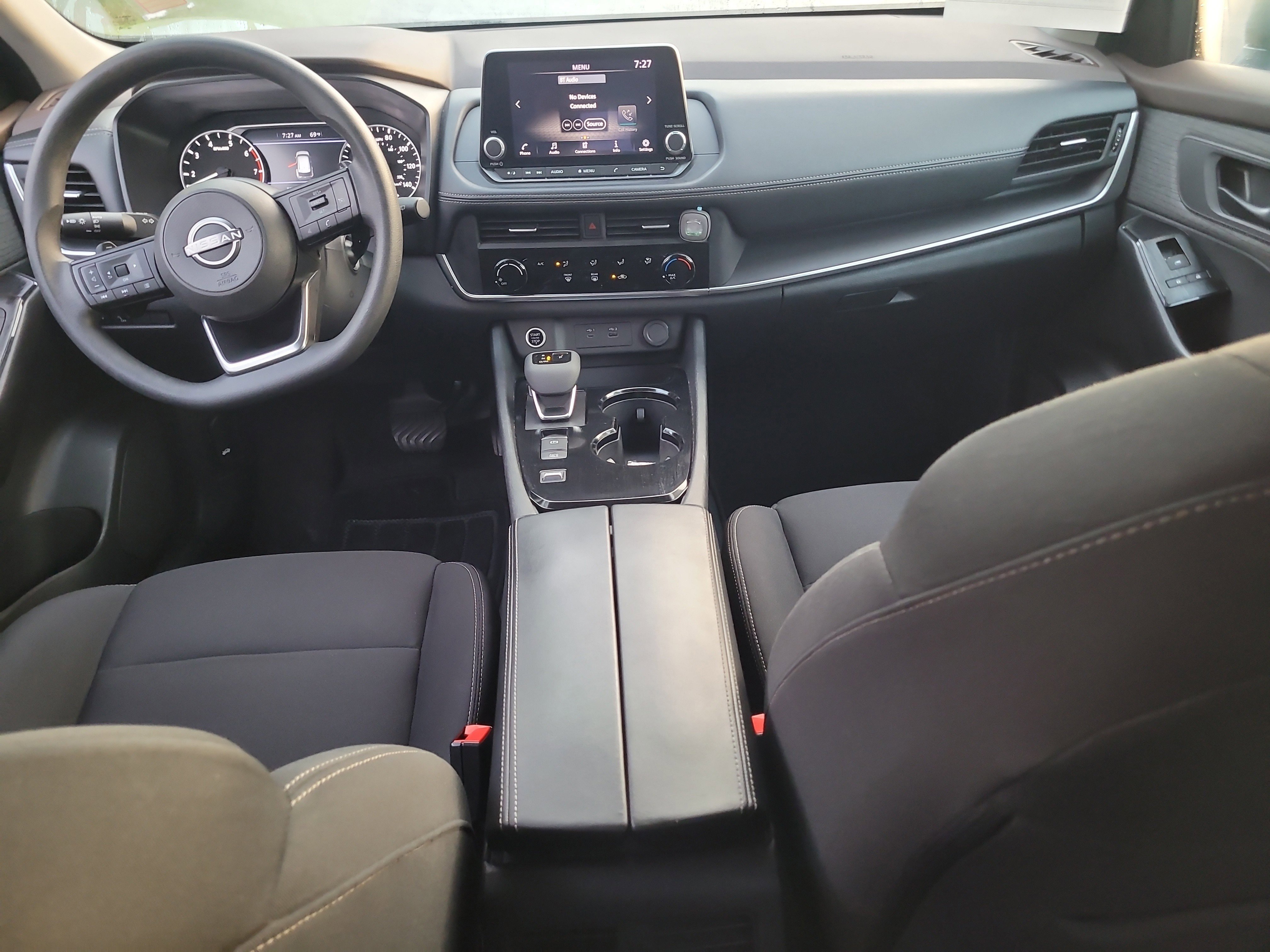 Used 2023 Nissan Rogue S image 15