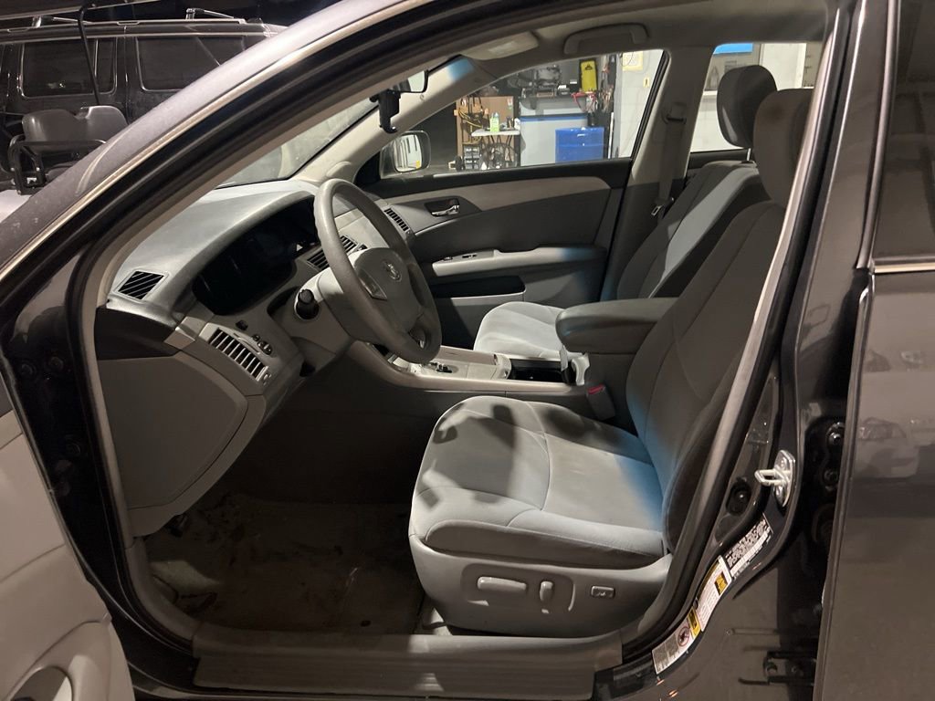 Used 2010 Toyota Avalon XL FWD image 6