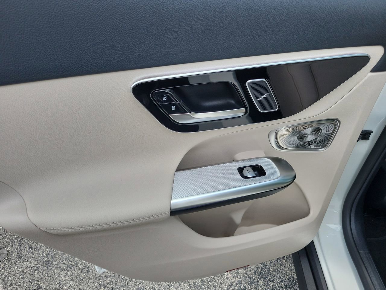 New 2026 Mercedes-Benz GLC 300 image 9