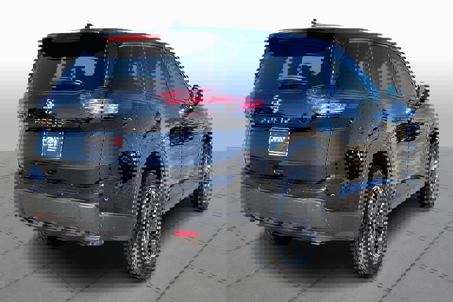 Used 2025 Nissan Rogue SV image 13