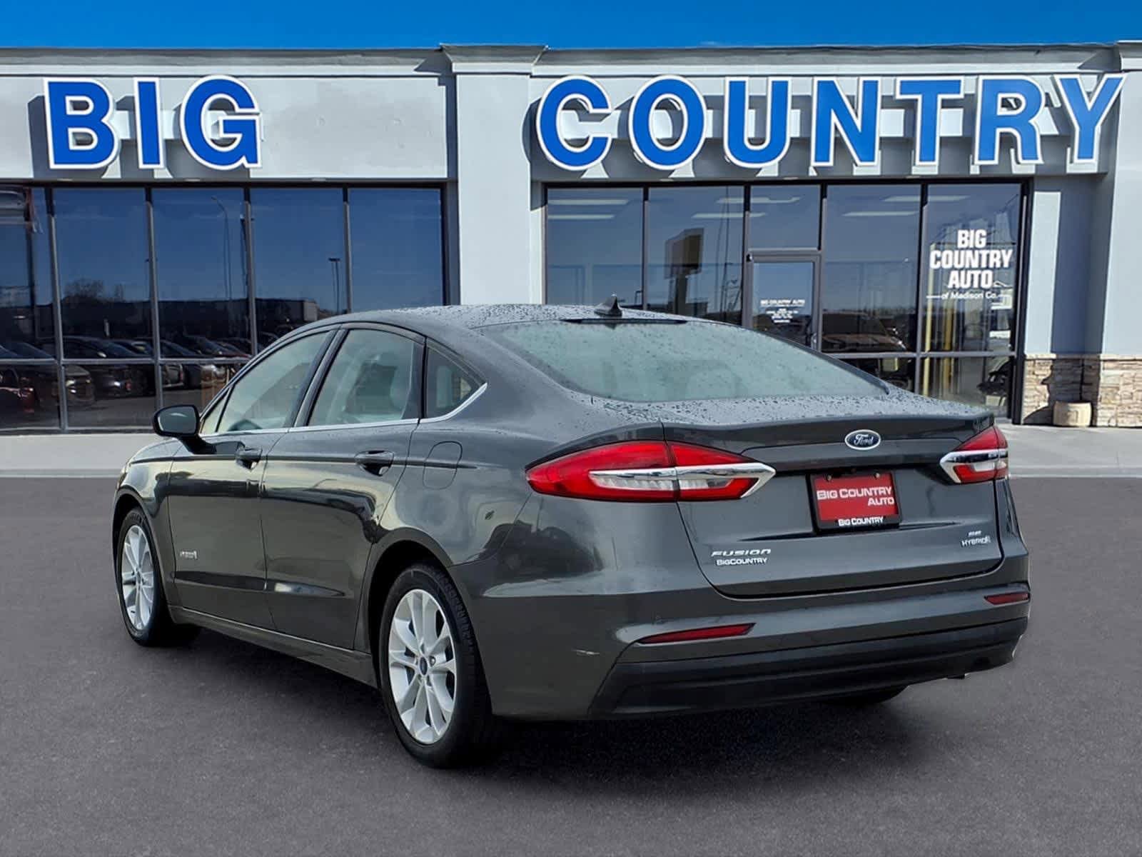 Used 2019 Ford Fusion SE FWD image 4