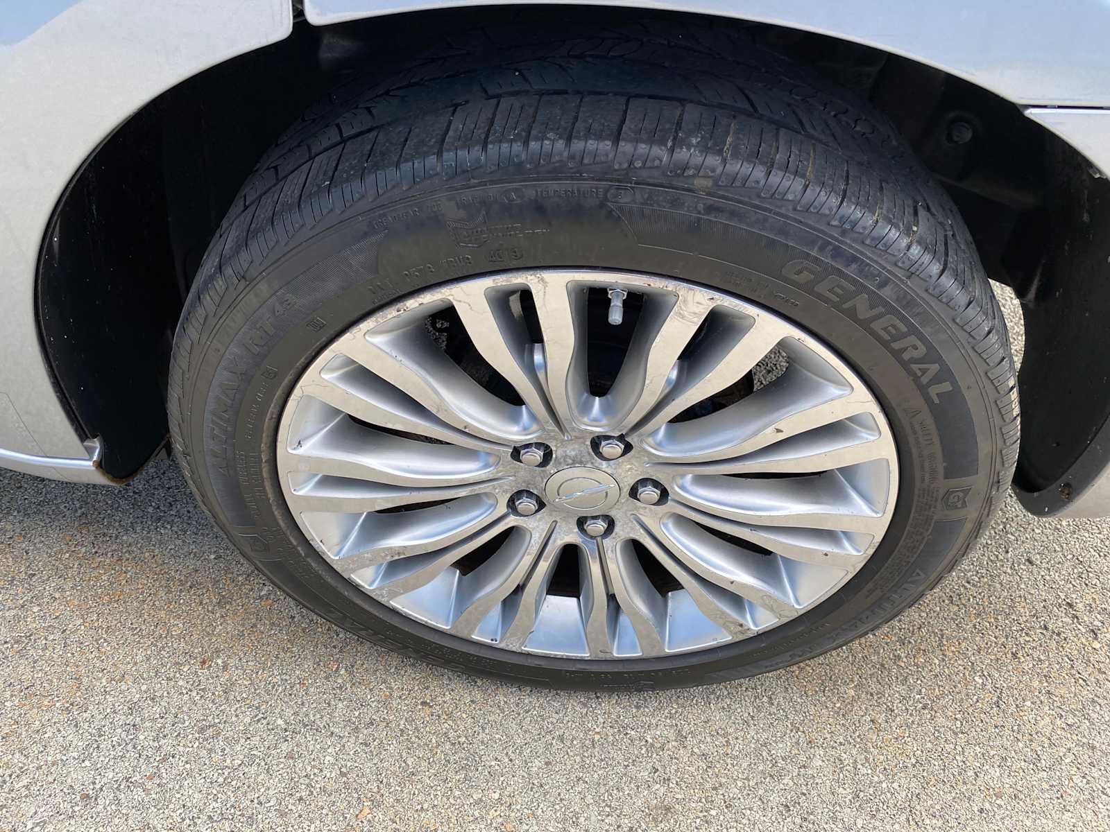 Used 2013 Chrysler 200 Limited FWD image 32