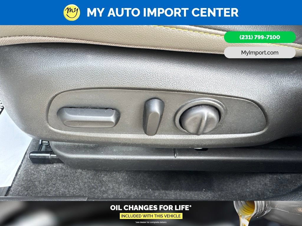 Used 2025 Chevrolet Trax ACTIV FWD image 12