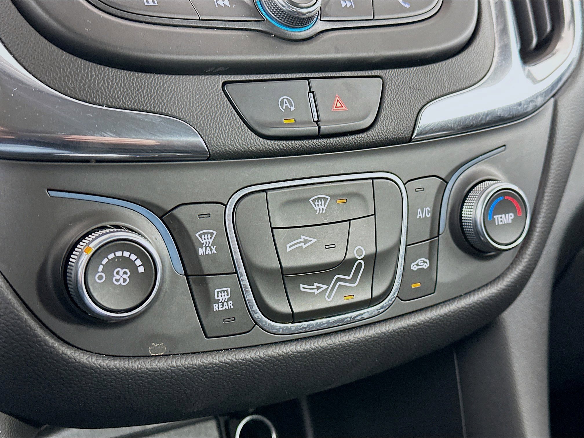 Used 2022 Chevrolet Equinox LT image 23